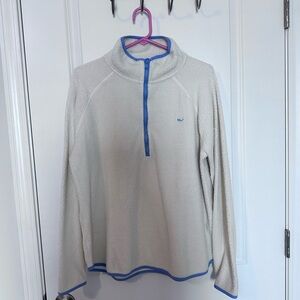 Woman’s Vinyard Vines Fleece sweatshirt, size large.